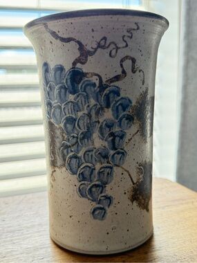 VTG Jeremy Diller Signed Stoneware Grape Crock Vase–Hand-Thrown Studio Pottery